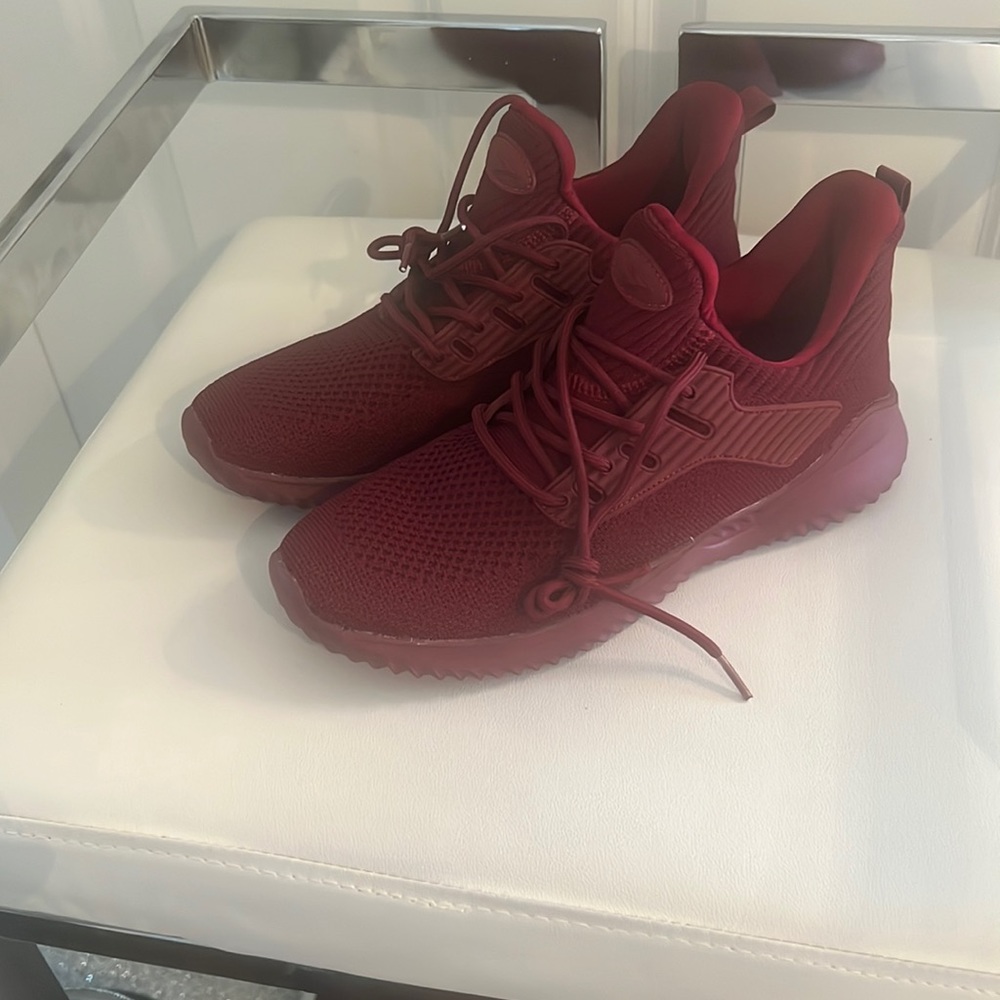 Ladies sneakers! New without tags